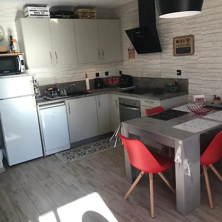 Appartement F3 Pres Du Centre Les Angles 66210 アパート レ・ザングル