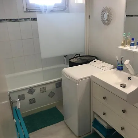 アパート Appartement F3 Pres Du Centre Les Angles 66210 レ・ザングル